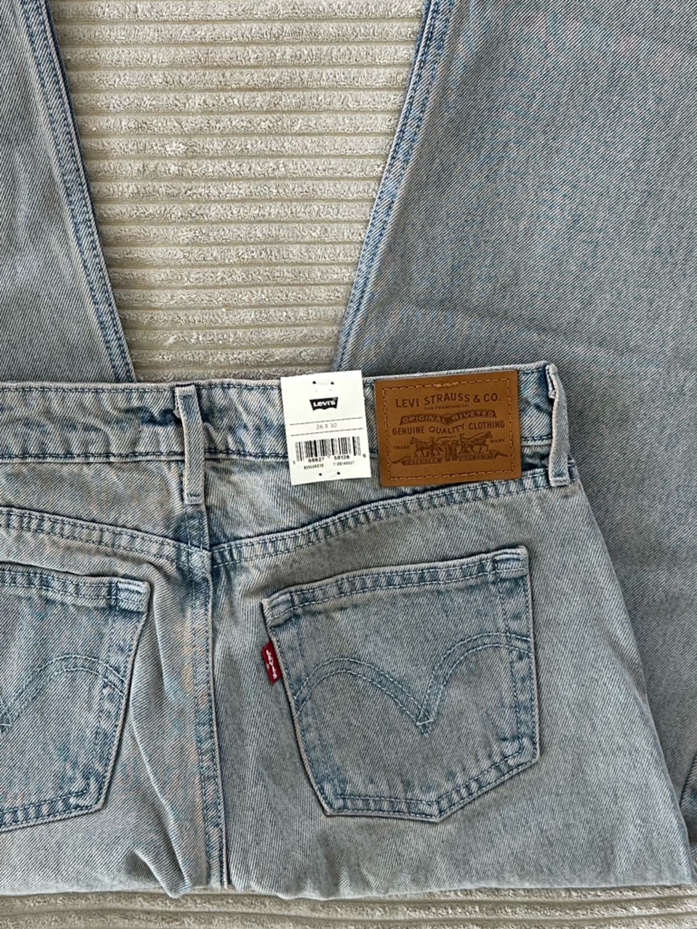 Levi's Light Wash Blue/Grey Wide Leg Jeans - Picture 2 of 4